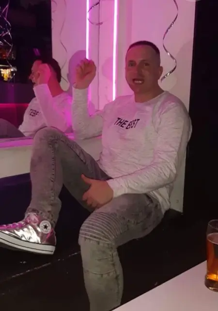 Я Tomasz, 43, знакомлюсь в Варшаве