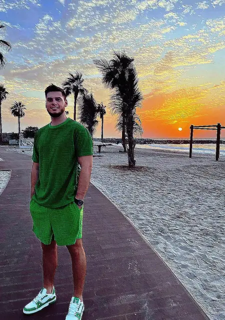 Я Артем, 27 років з Мелітополя, шукаю знайомство для спільних подорожей