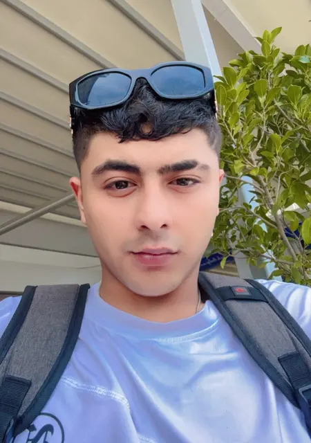 Mohamed из Афин, ищу на сайте открытые отношения