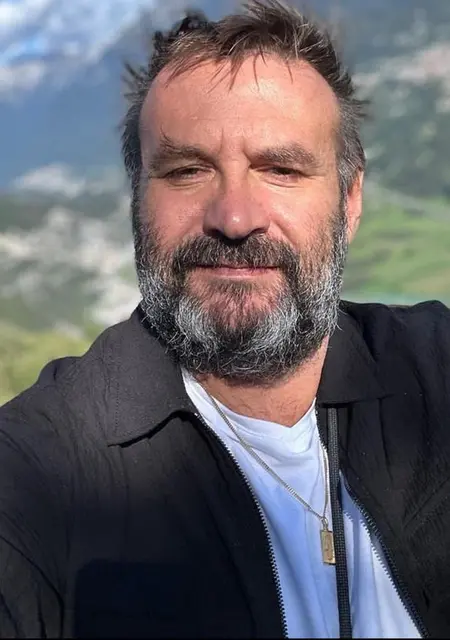 Antoine из Франконвиля, ищу на сайте знакомства на одну ночь