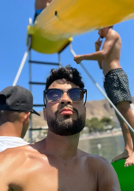 Morad de Roquetas de Mar, tengo 26 años, listo para conocer para relación abierta