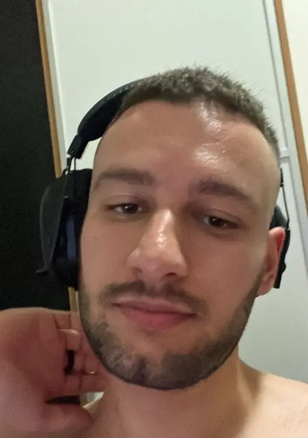 Noé de Terrassa, tengo 25 años, listo para conocer para lío de una noche