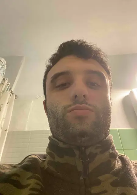 Alberto de Torremolinos, tengo 23 años, listo para conocer para lío de una noche