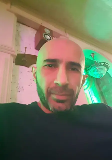 Sami de Zaragoza, busco en el sitio lío de una noche