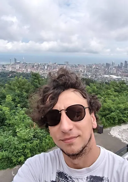 Serega Mocart з Маріуполя, мені 38 років, познайомлюсь на одну ніч