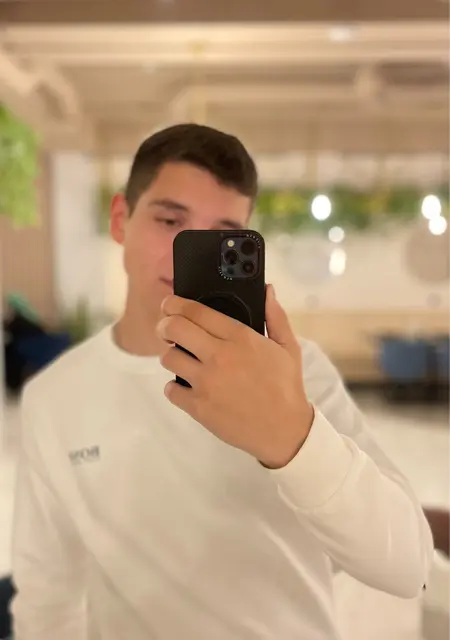 Kirill из Осло, мне 21, познакомлюсь на одну ночь