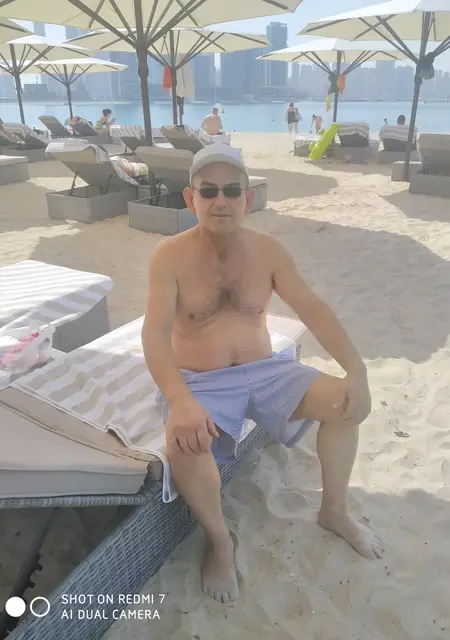 Я Денис, 53, из Дубая, ищу знакомства без обязательств