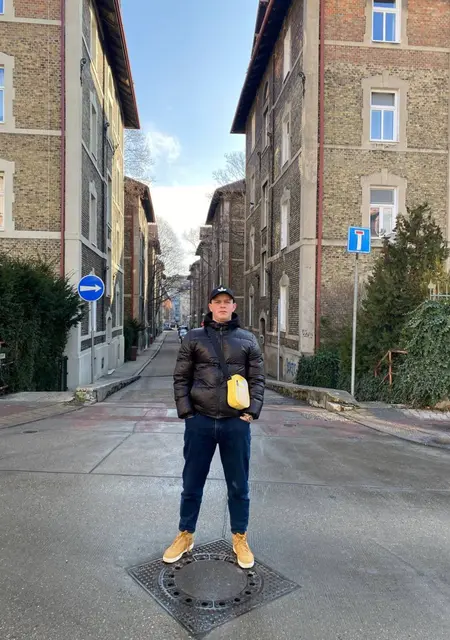 Я Иван, 23, знакомлюсь на одну ночь в Гааге