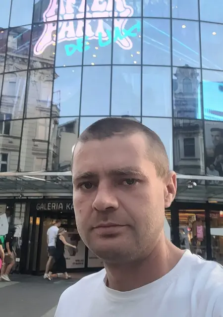 Я Алекс, 30, из Варшавы, ищу знакомства на одну ночь