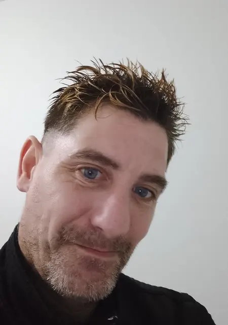 Soy Mikel Muñoz, 41 años, conociéndome para relación a largo plazo en Mostoles