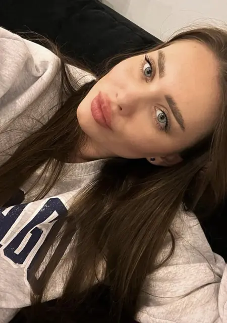 Вика из Франкфурта-на-майне, ищу на сайте постоянные отношения