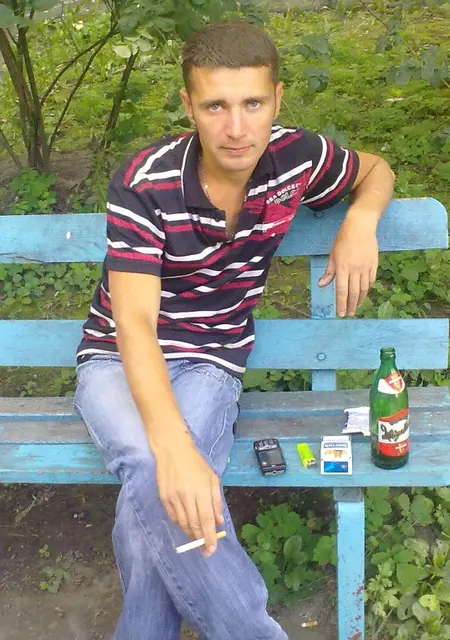 Я Саша, 44, из Смелы, ищу знакомства без обязательств