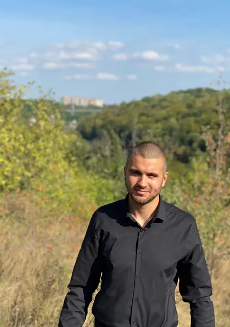 Я Илья, 21 років з Житомира, шукаю знайомство для спільних подорожей