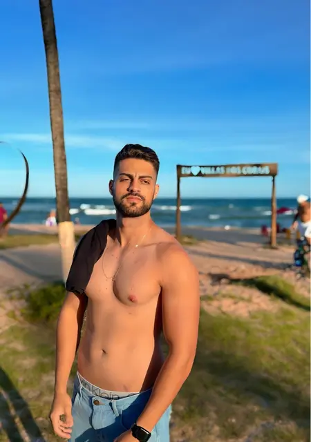 Leonardo из Сан-паулу, мне 27, познакомлюсь для вирта