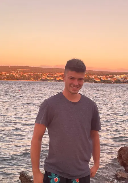 Я Bartosz, 23, знакомлюсь на одну ночь в Кракове