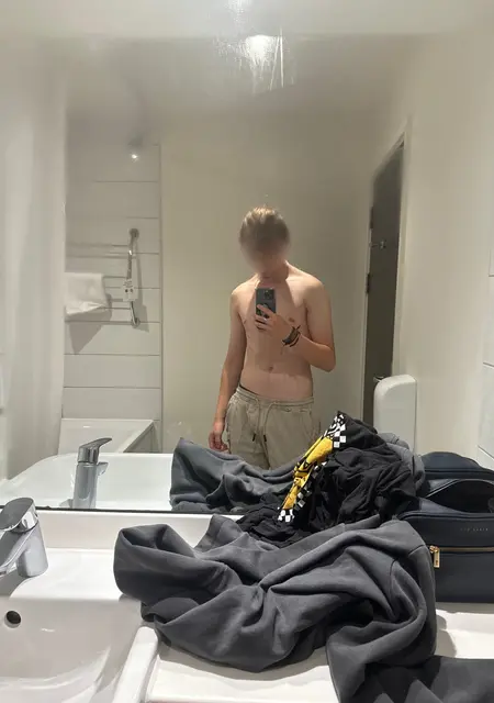 John из Ньюпорт, мне 20, познакомлюсь для вирта