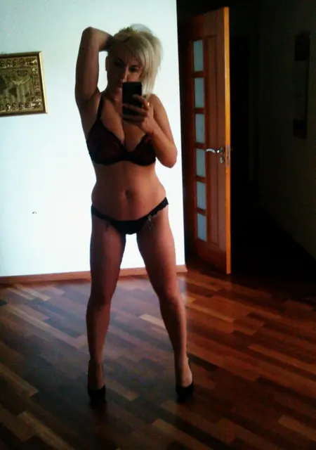 Я Yulia, 42, из Минска, ищу знакомство для приятного времяпровождения