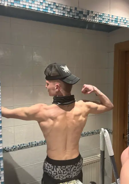 Soy Vladis, 20 años, conociéndome para conversación virtual en Zaragoza