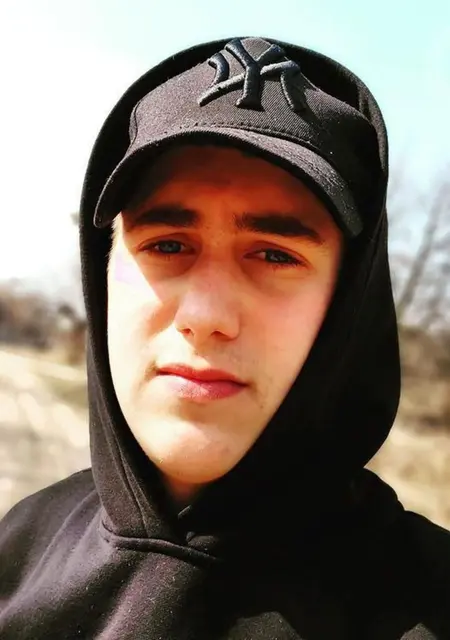 Я Андрей Сухомлинськ, 20, знакомлюсь в Париже