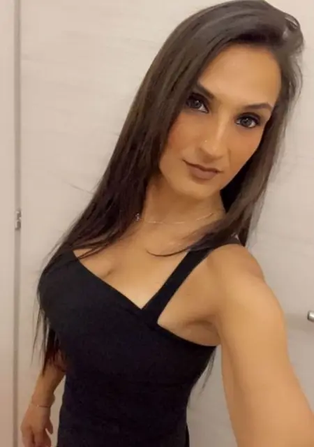 Pamela из Рима, мне 38, познакомлюсь