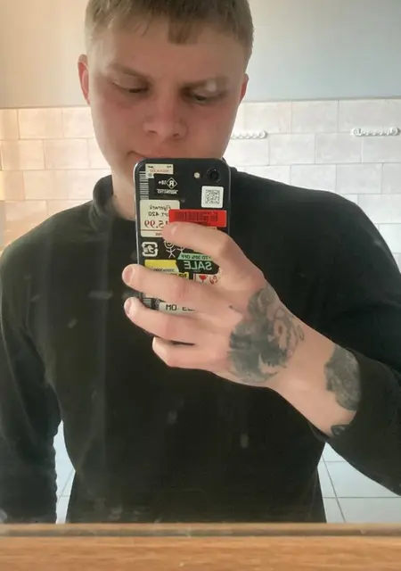 Я Артур, 21, знакомлюсь без обязательств в Гомеле