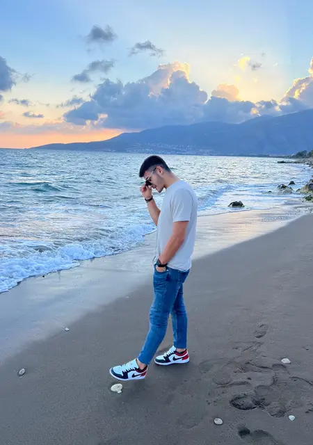 Zakir из Бурсы, ищу на сайте знакомства на одну ночь