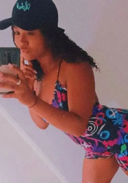 Я Liz, 24, знакомлюсь в Лиссабоне