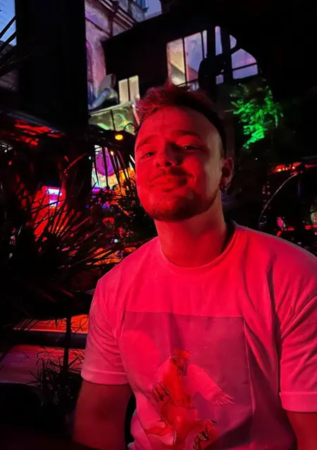 Danil из Киева, ищу на сайте знакомства на одну ночь
