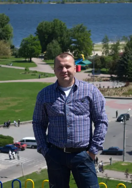 Николай з Черкас, шукаю на сайті вірт