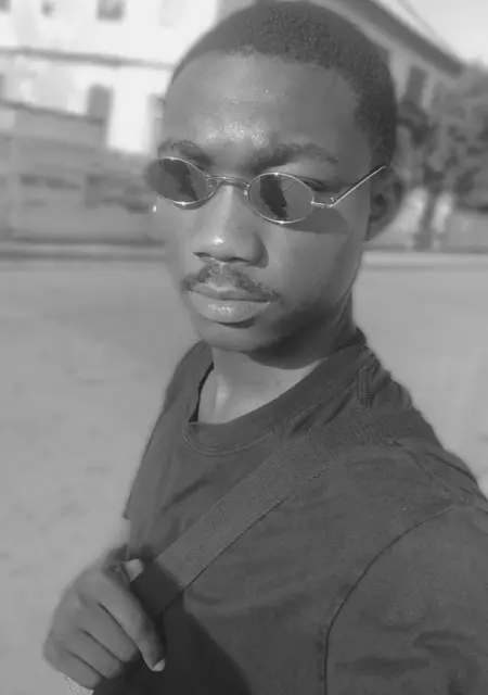 Я Yann, 26, из Франконвиля, ищу знакомства на одну ночь