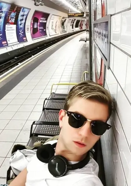 Tighbilad из Лондона, мне 21, познакомлюсь