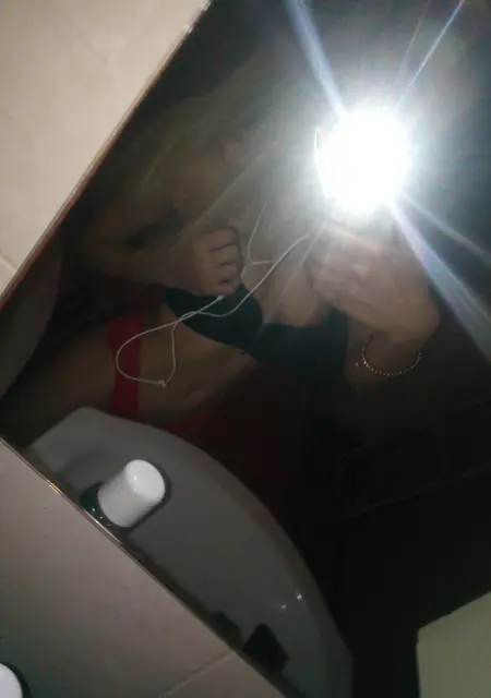 Я Виктория, 25 років з Умани, шукаю знайомство для спільних подорожей