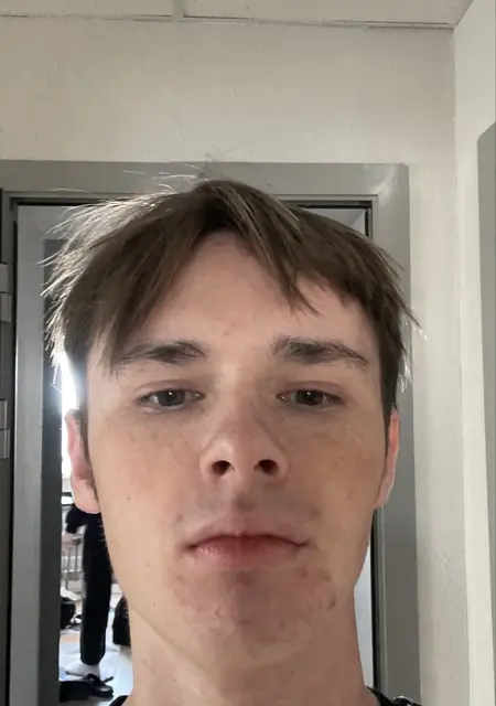 Я Эмиль, 18, знакомлюсь без обязательств в Нью-йорке