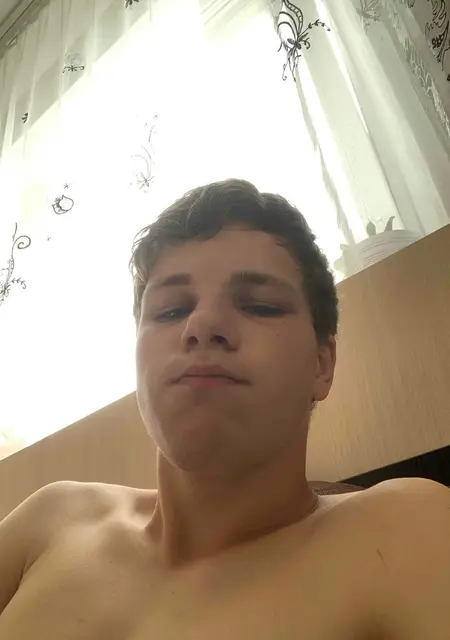 Я Андрей, 20, знакомлюсь для постоянных отношений в Гомеле