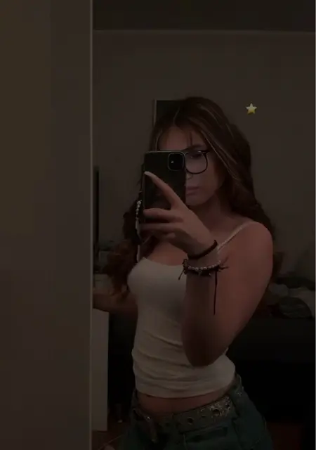 Я Alina, 20, знакомлюсь для общения в Крумбах