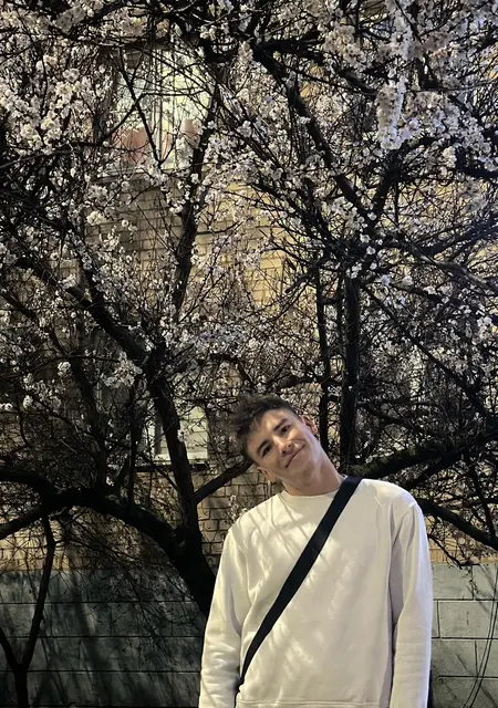 Я Денис, 20, из Мелитополя, ищу знакомство для общения