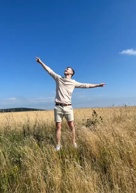 Я Yura, 26, из Теплицы, ищу знакомство для приятного времяпровождения