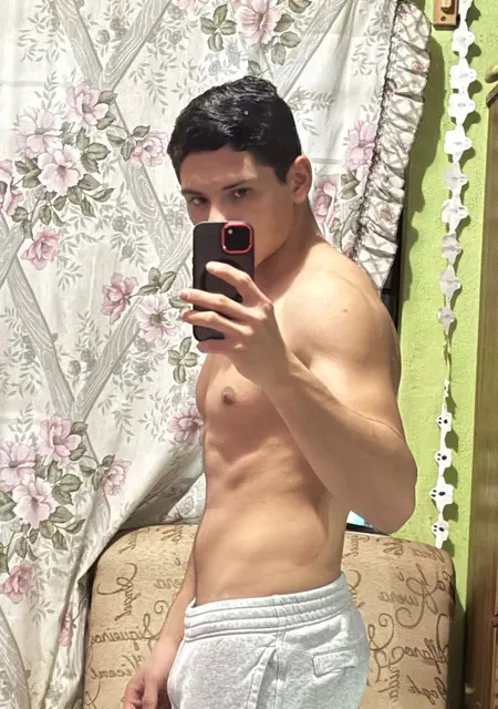 Я Ángel, 21, из Апасео-эль-Гранде, ищу знакомство для вирта