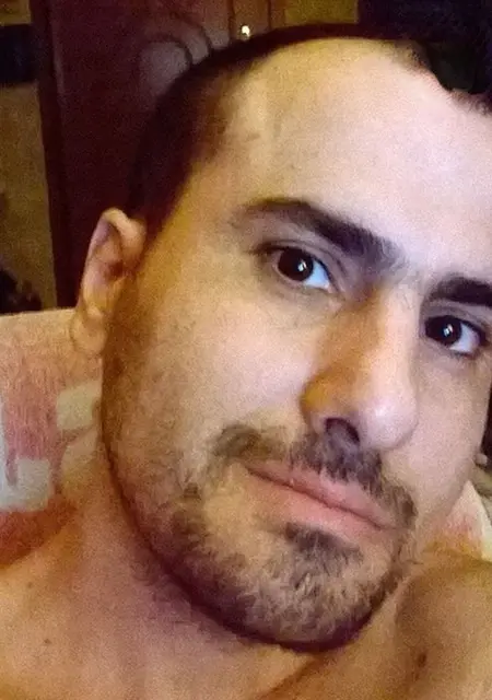 Chris из Афин, мне 41, познакомлюсь