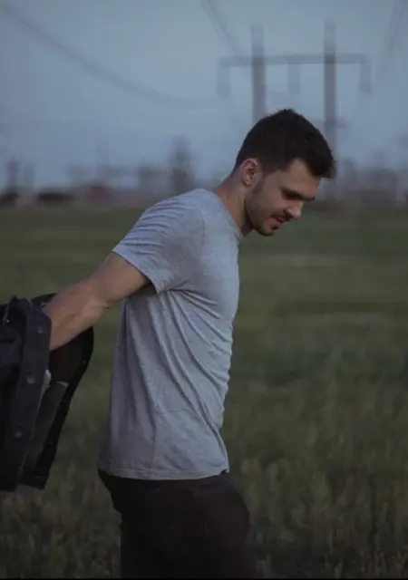 Я Влад, 28, знакомлюсь для совместных путешествий в Ровно