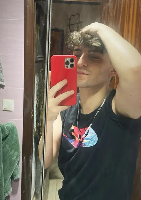 Diego de Barcelona, tengo 23 años, listo para conocer para relación abierta