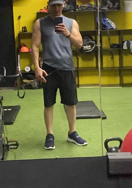 Elio Nicolas из Сальта, мне 36, познакомлюсь на одну ночь