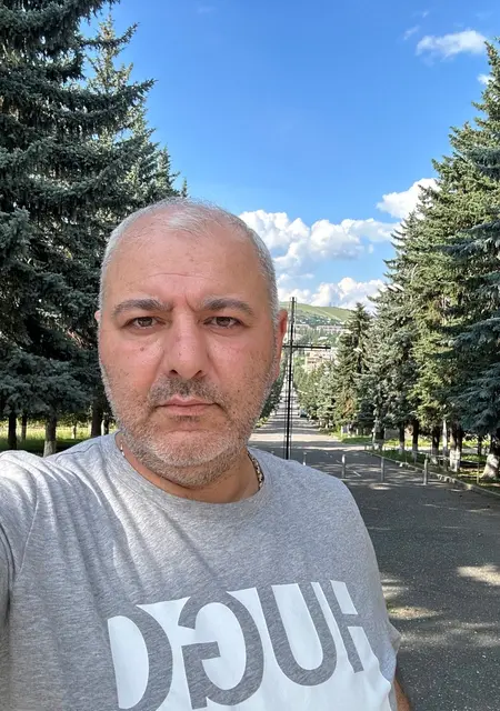 Arthur из Вены, ищу на сайте знакомства на одну ночь