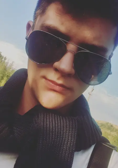 Я Рустам, 21, из Енакиева, ищу знакомство для постоянных отношений