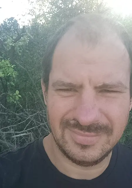 Я Саша, 39 років з Умани, шукаю знайомства на одну ніч