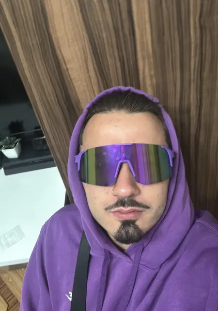 Moderated de Sevilla, tengo 25 años, listo para conocer para conversación virtual