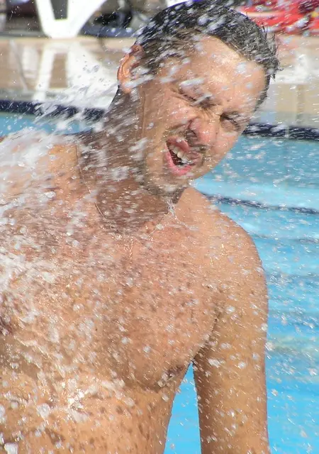 Влад из Запорожья, мне 48, познакомлюсь для дружбы