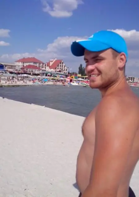 Василий Тёркин з Херсона, мені 38 років, познайомлюсь для вірт