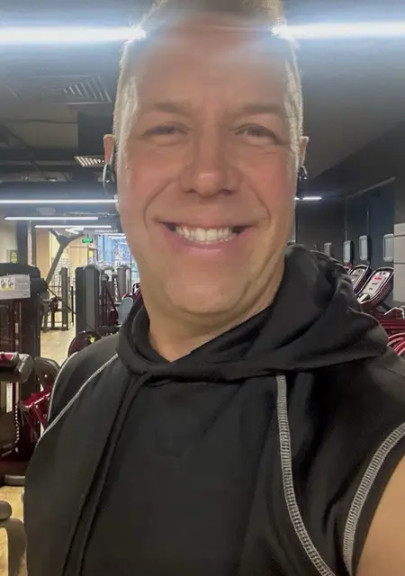 Я Артур, 39, знакомлюсь без обязательств в Лозанне