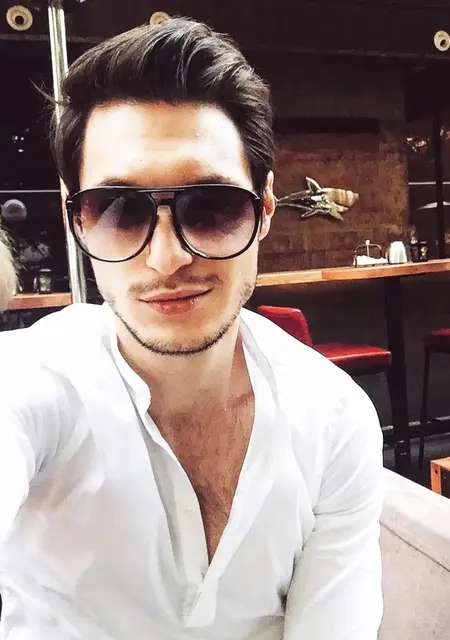 Adam из Таллина, ищу на сайте знакомства на одну ночь